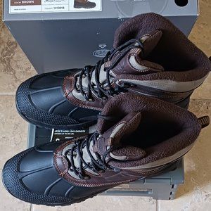 Hikeing boots, weather proof.